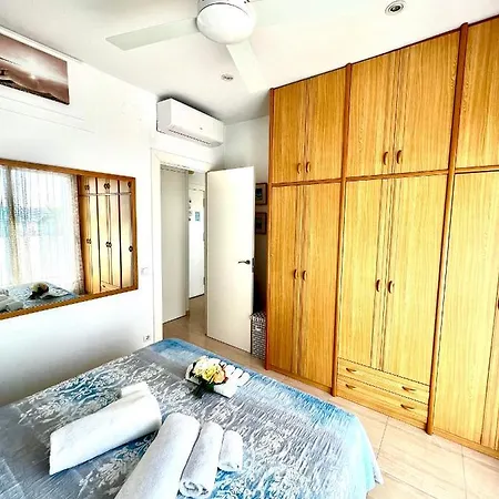 Seafront Ribera Apartment Sitges